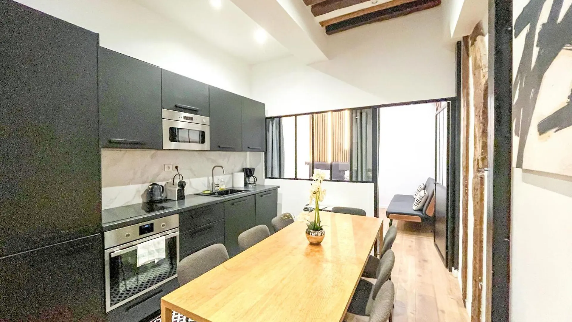 Apartment Urban Flat 67 - Spacious Parisian Flat In Paris