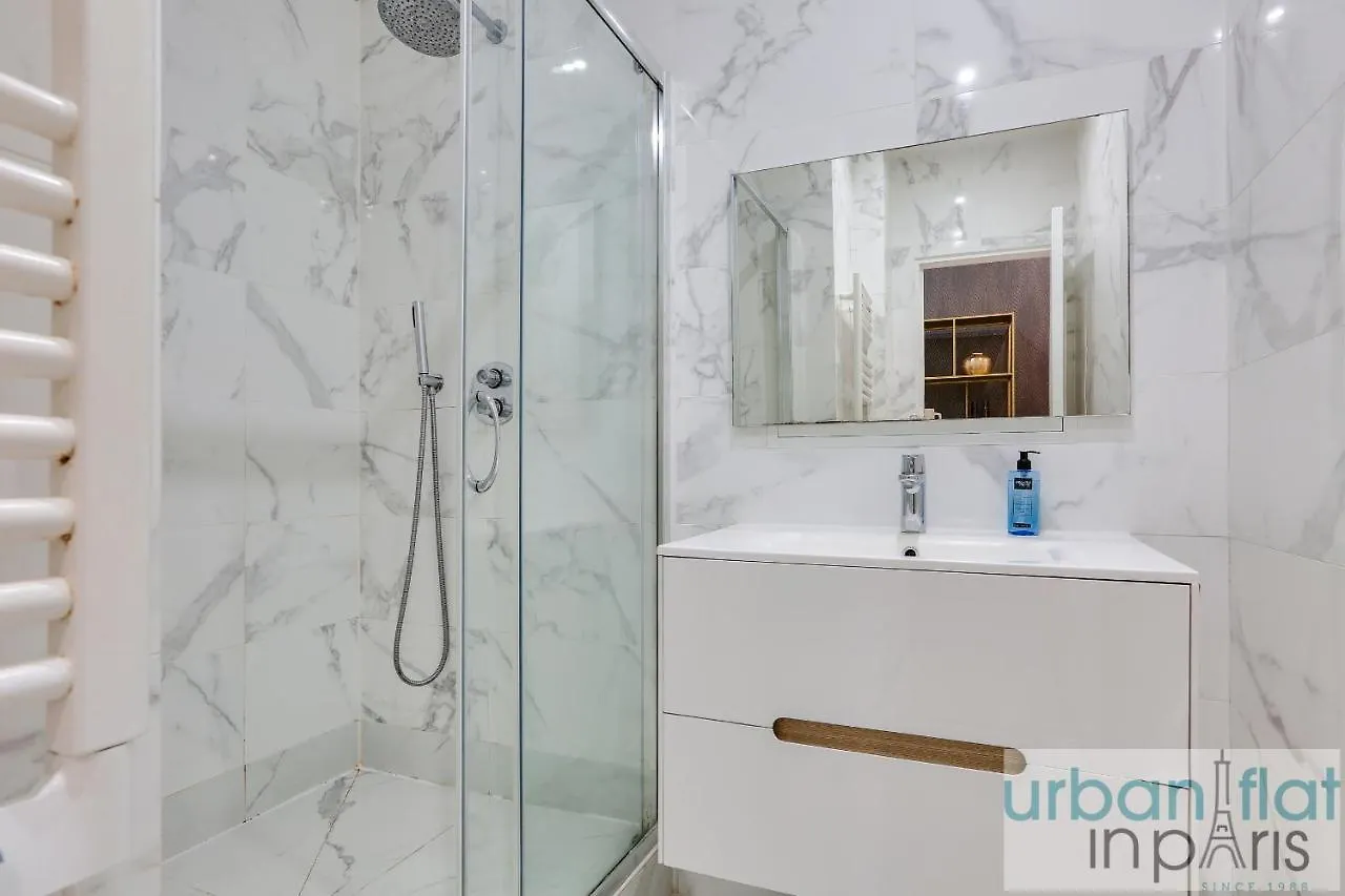 Urban Flat 67 - Spacious Parisian Flat In פריז
