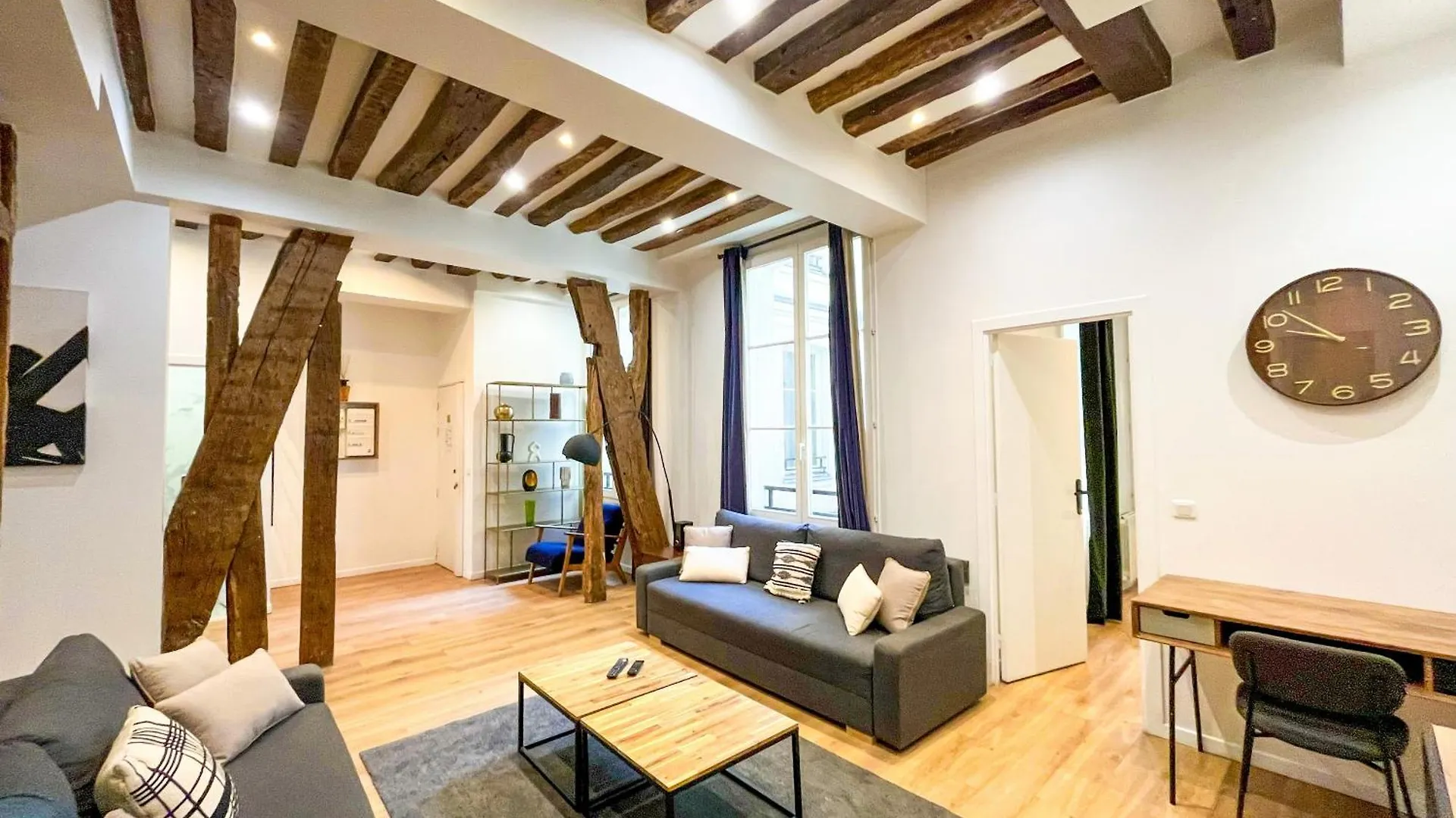 Urban Flat 67 - Spacious Parisian Flat In Paris Apartment