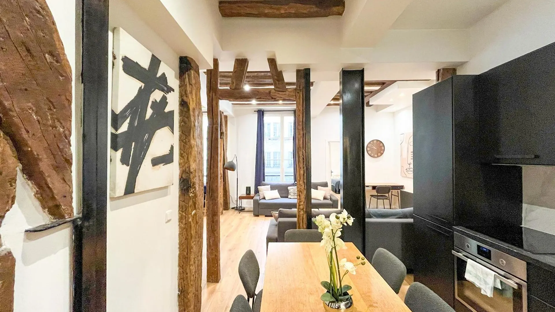 Urban Flat 67 - Spacious Parisian Flat In Paris Apartment