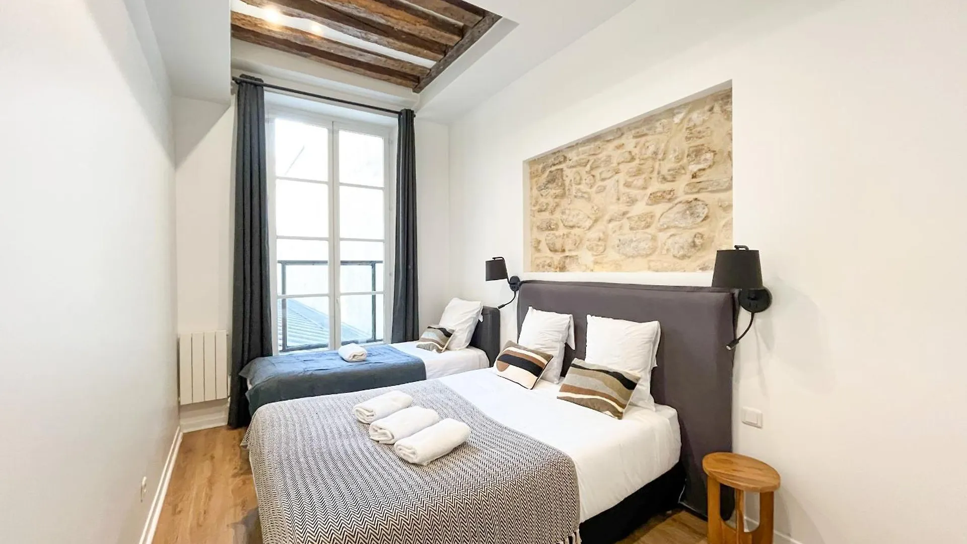 Urban Flat 67 - Spacious Parisian Flat In Paris 0*,
