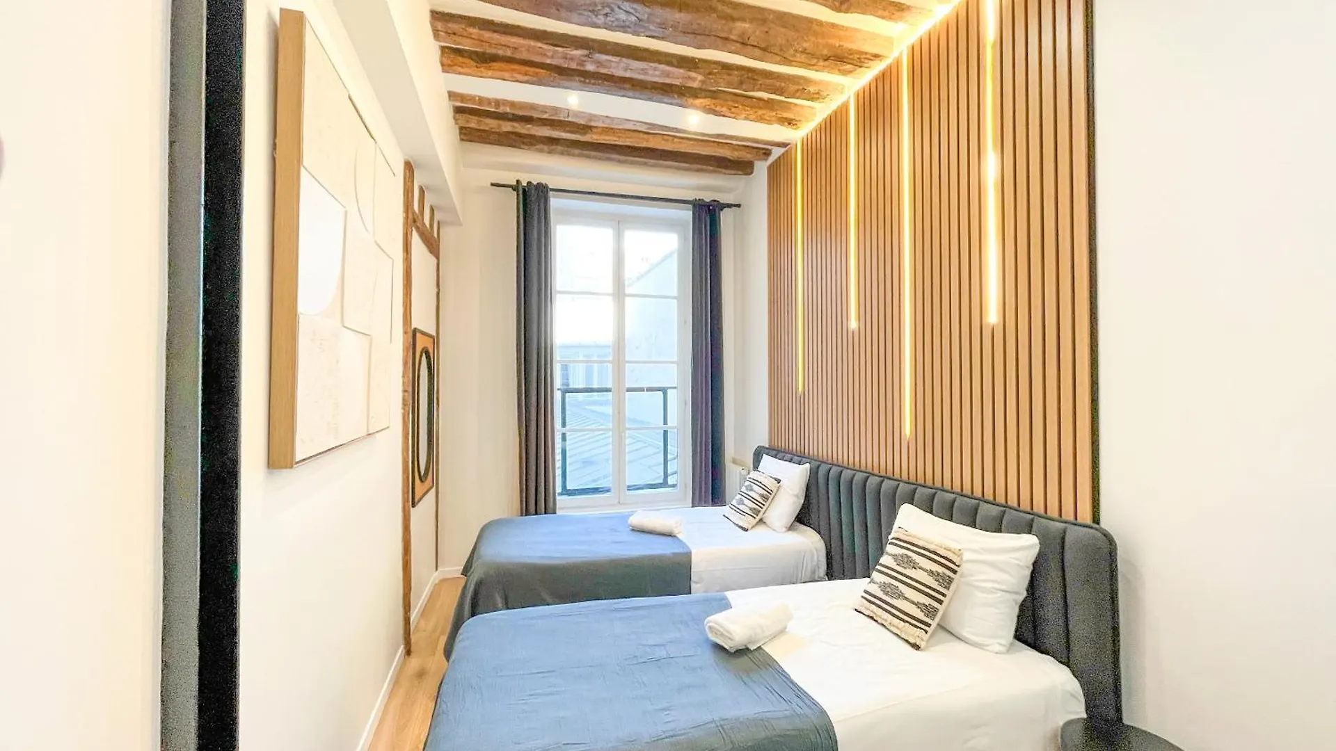 Urban Flat 67 - Spacious Parisian Flat In Paris Apartment